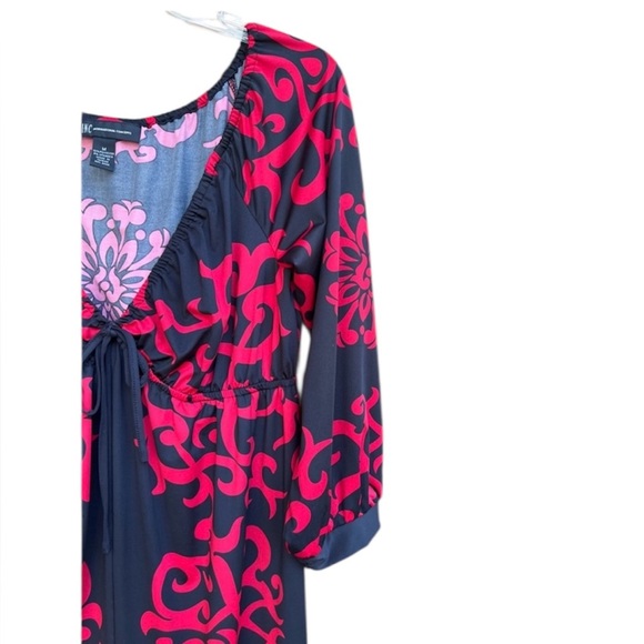 INC International Concepts Red Scroll Pattern on Black Background V-Neck Dress - Picture 6 of 9